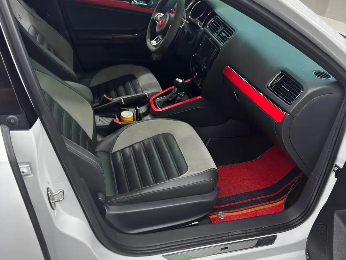 Volkswagen Sagitar 2017 280TSI Automatic R-Line