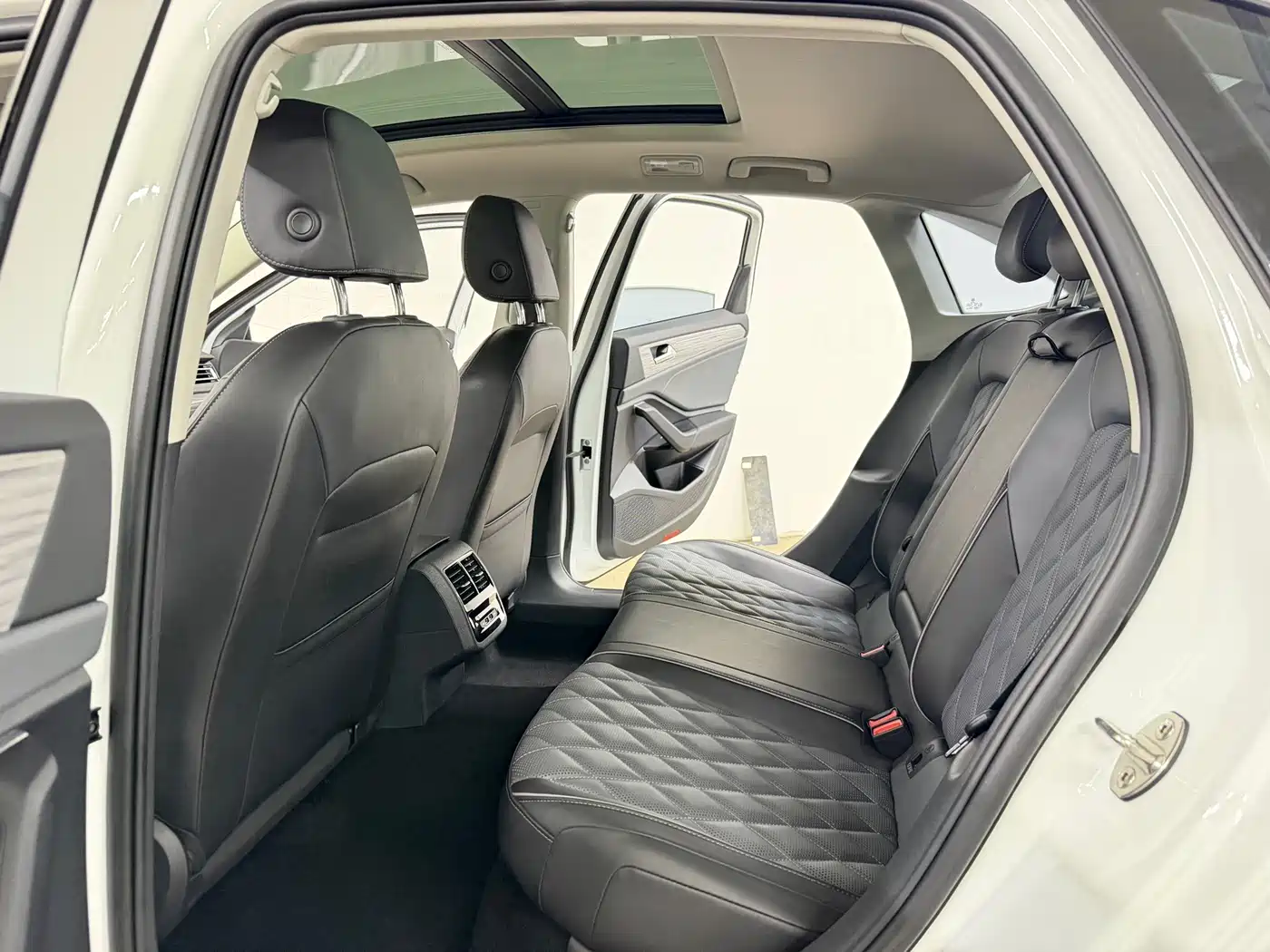 Volkswagen Sagitar 2023 Model Year 280TSI DSG Surpass Edition