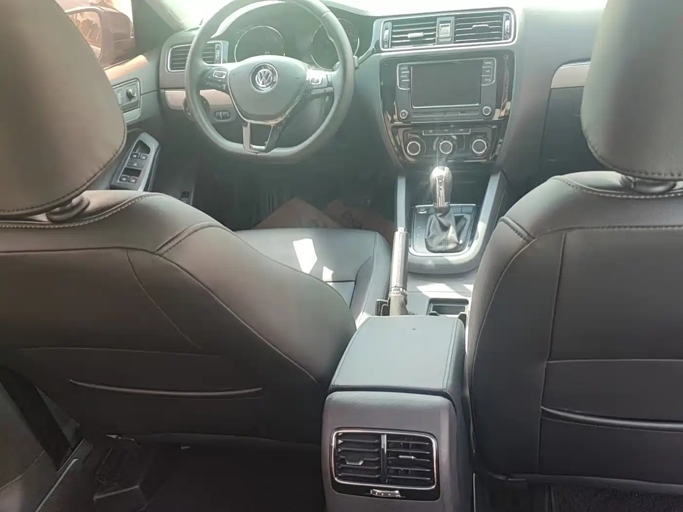 Volkswagen Sagitar 2018 1.6L Automatic Comfort