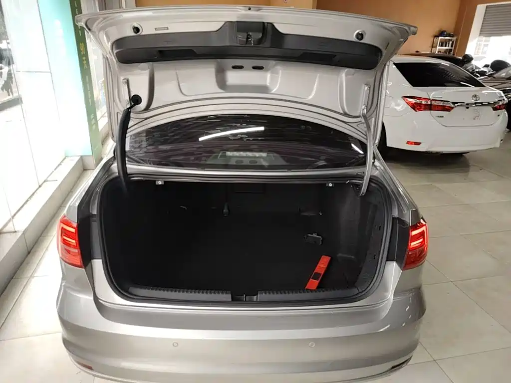Volkswagen Sagitar 2018 280TSI DSG Comfort