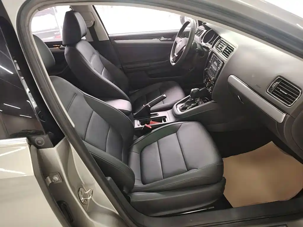 Volkswagen Sagitar 2018 280TSI DSG Comfort