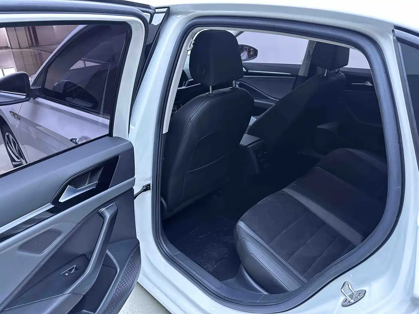 Volkswagen Sagitar 2022 280TSI DSG Excellence Edition