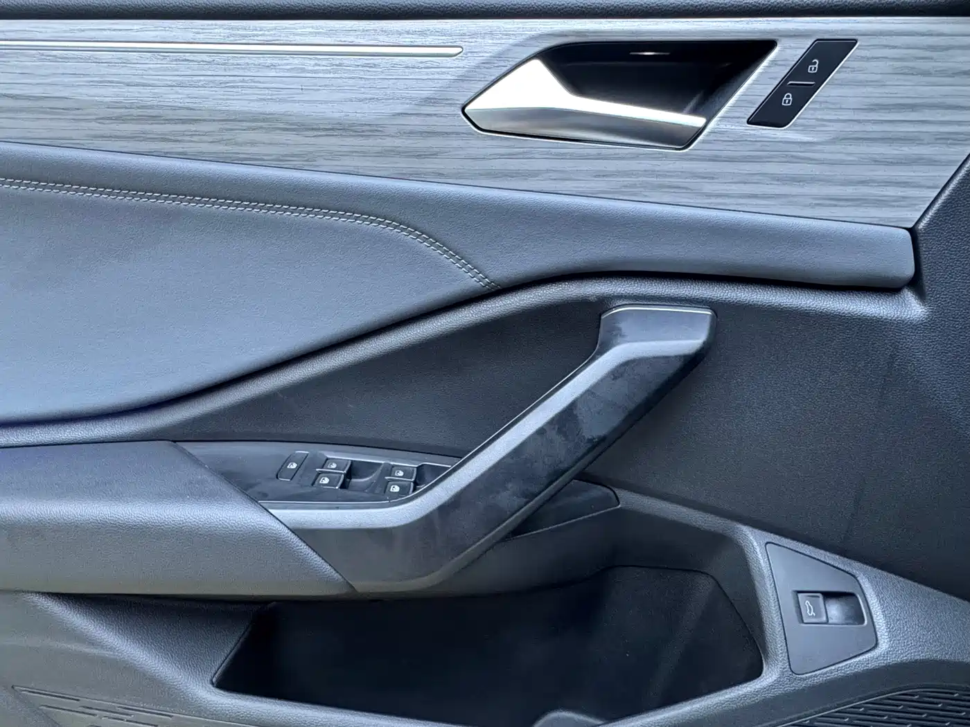 Volkswagen Sagitar 2023 Model Year 280TSI DSG Surpass Edition