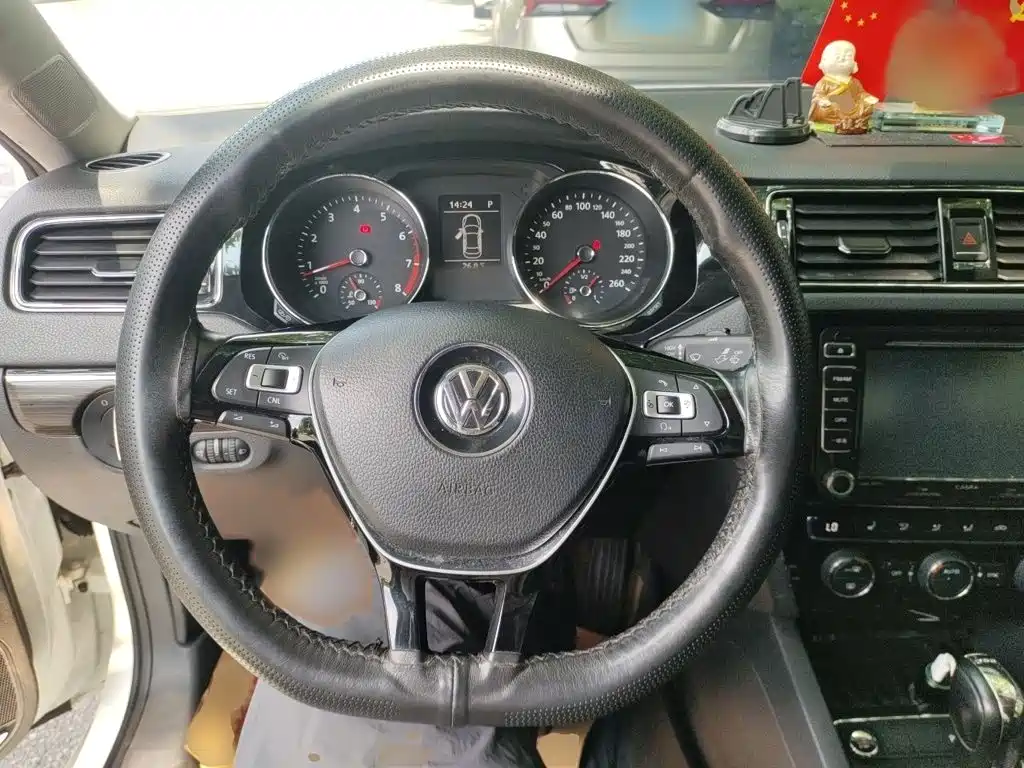 Volkswagen Sagitar 2015 230TSI Automatic Luxury