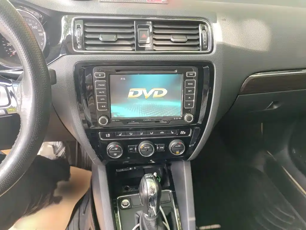Volkswagen Sagitar 2015 230TSI Automatic Luxury