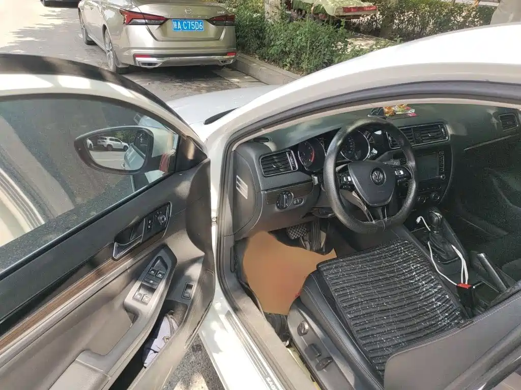 Volkswagen Sagitar 2015 230TSI Automatic Luxury