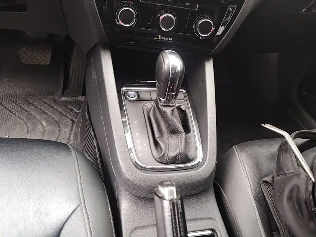 Volkswagen Sagitar 2017 230TSI Automatic Comfort