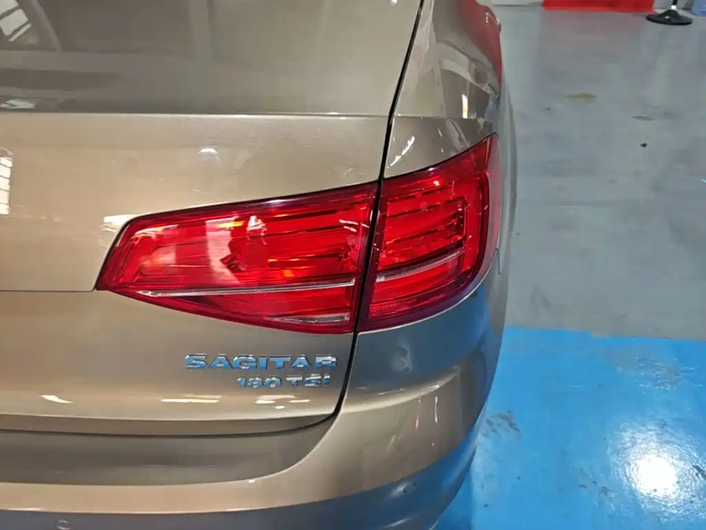 Volkswagen Sagitar 2018 180TSI DSG Premium Edition