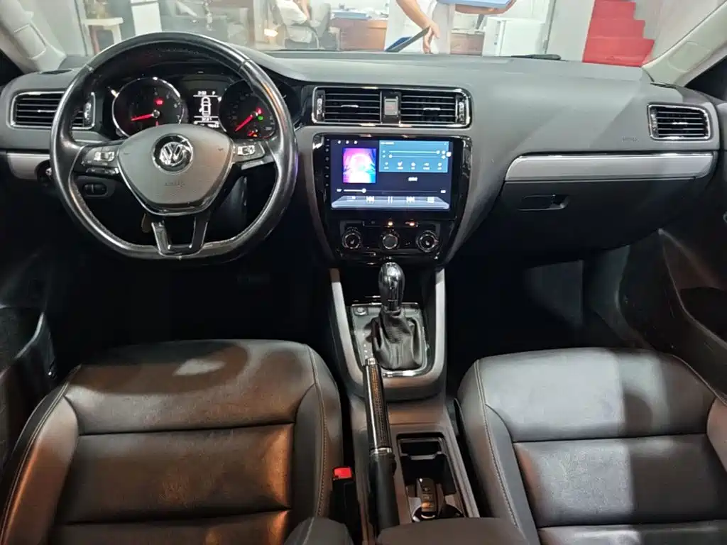 Volkswagen Sagitar 2018 180TSI DSG Premium Edition