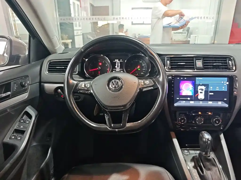 Volkswagen Sagitar 2018 180TSI DSG Premium Edition