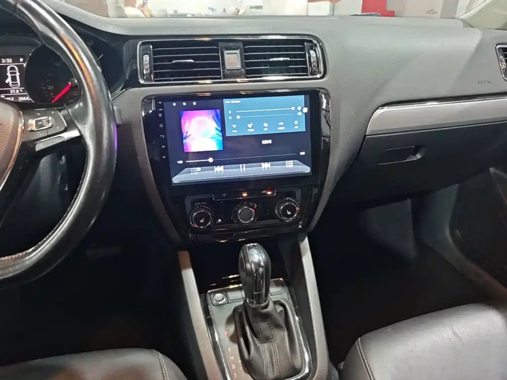 Volkswagen Sagitar 2018 180TSI DSG Premium Edition
