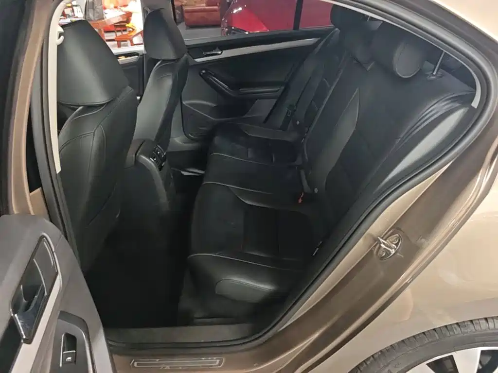 Volkswagen Sagitar 2018 180TSI DSG Premium Edition