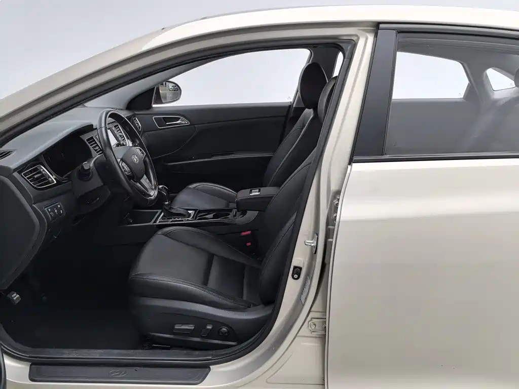 Hyundai Mistra 2016 1.8L Auto Premium DLX