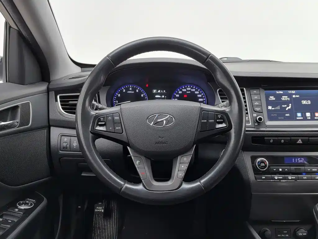 Hyundai Mistra 2016 1.8L Auto Premium DLX