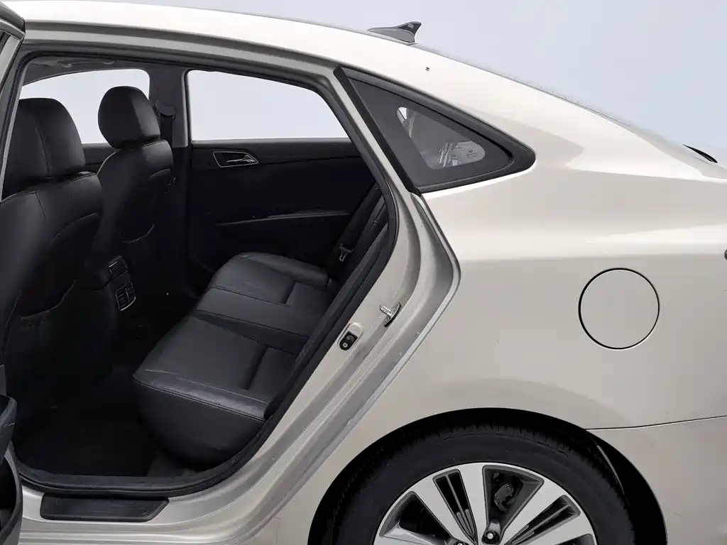 Hyundai Mistra 2016 1.8L Auto Premium DLX