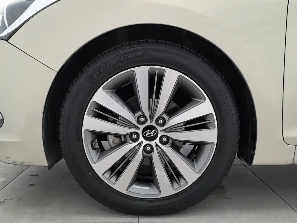Hyundai Mistra 2016 1.8L Auto Premium DLX