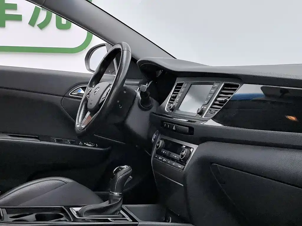 Hyundai Mistra 2016 1.8L Auto Premium DLX