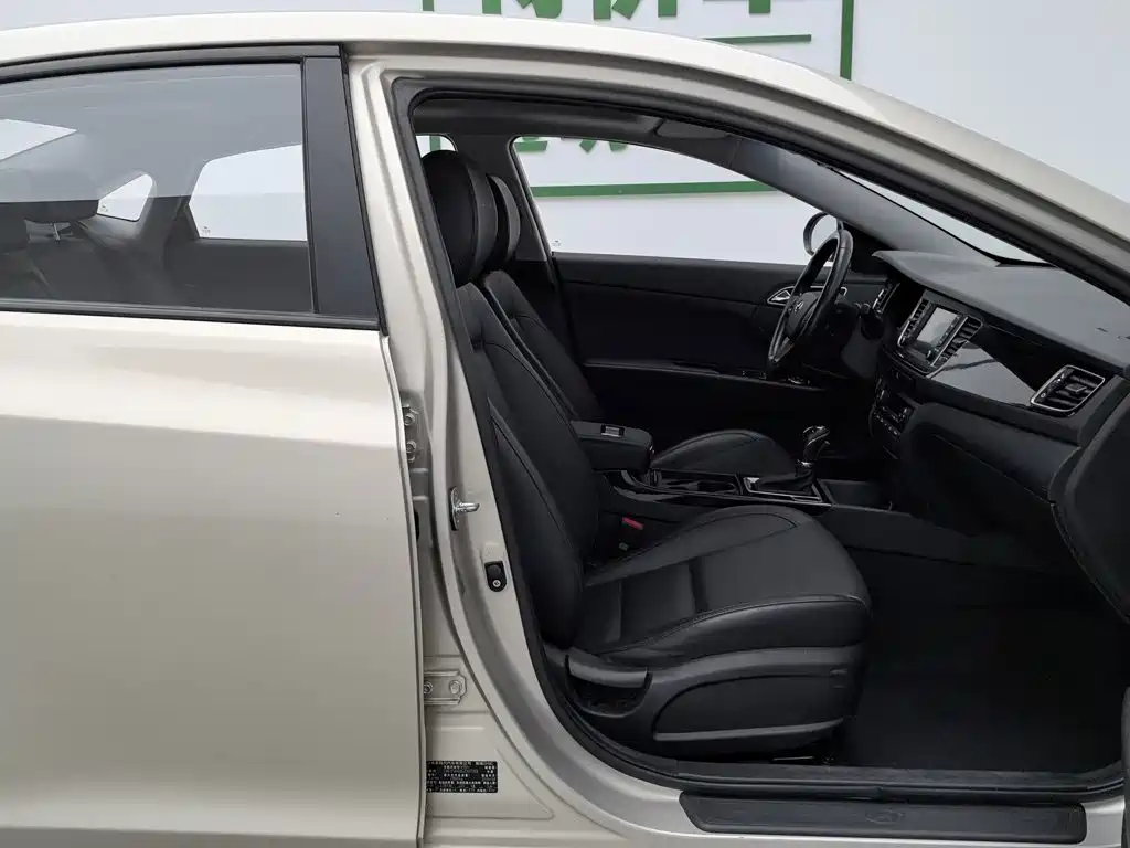 Hyundai Mistra 2016 1.8L Auto Premium DLX