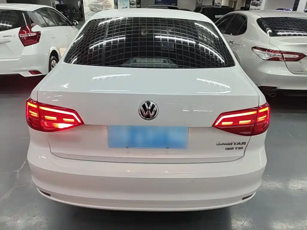 Volkswagen Sagitar 2018 180TSI DSG Premium Edition