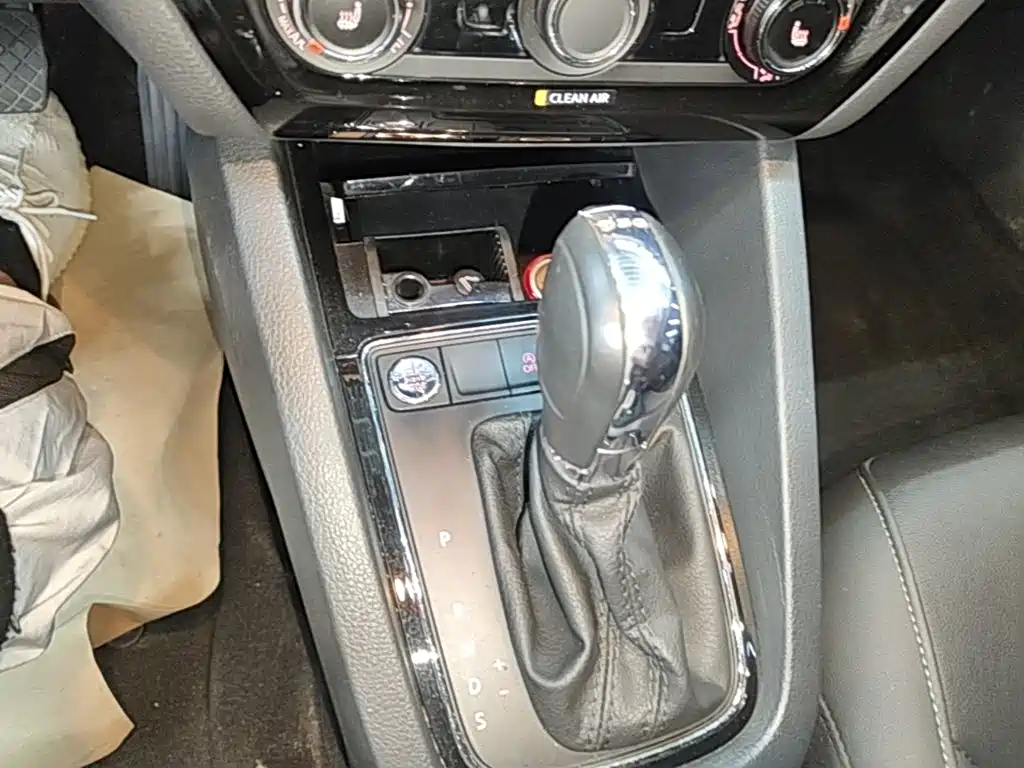 Volkswagen Sagitar 2018 180TSI DSG Premium Edition