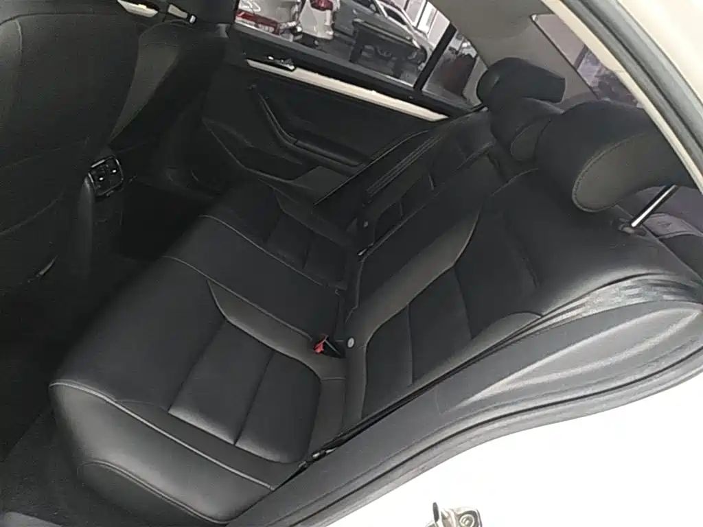 Volkswagen Sagitar 2018 180TSI DSG Premium Edition