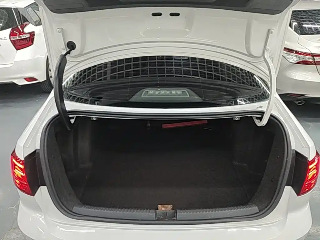 Volkswagen Sagitar 2018 180TSI DSG Premium Edition