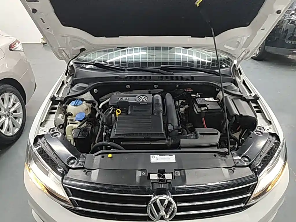 Volkswagen Sagitar 2018 180TSI DSG Premium Edition