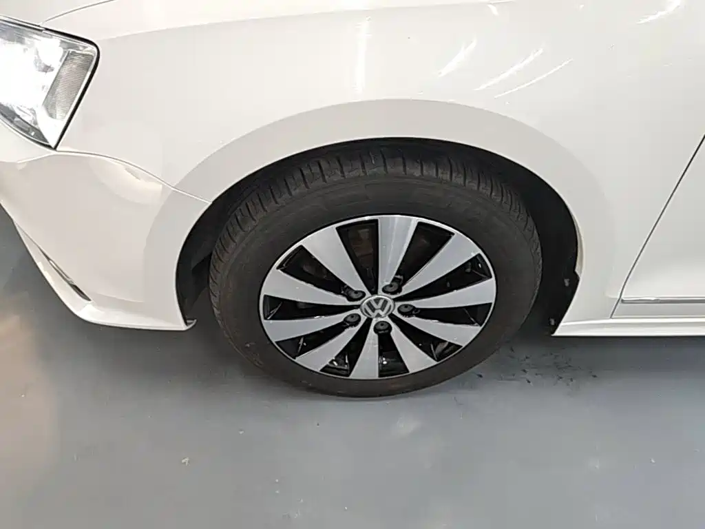 Volkswagen Sagitar 2018 180TSI DSG Premium Edition
