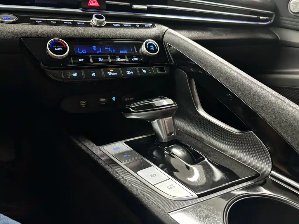 Hyundai Elantra 2023 1.5L CVT TOP Flagship Edition