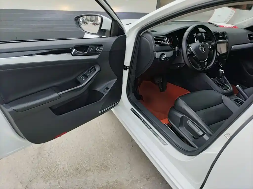 Volkswagen Sagitar 2018 280TSI DSG Comfort