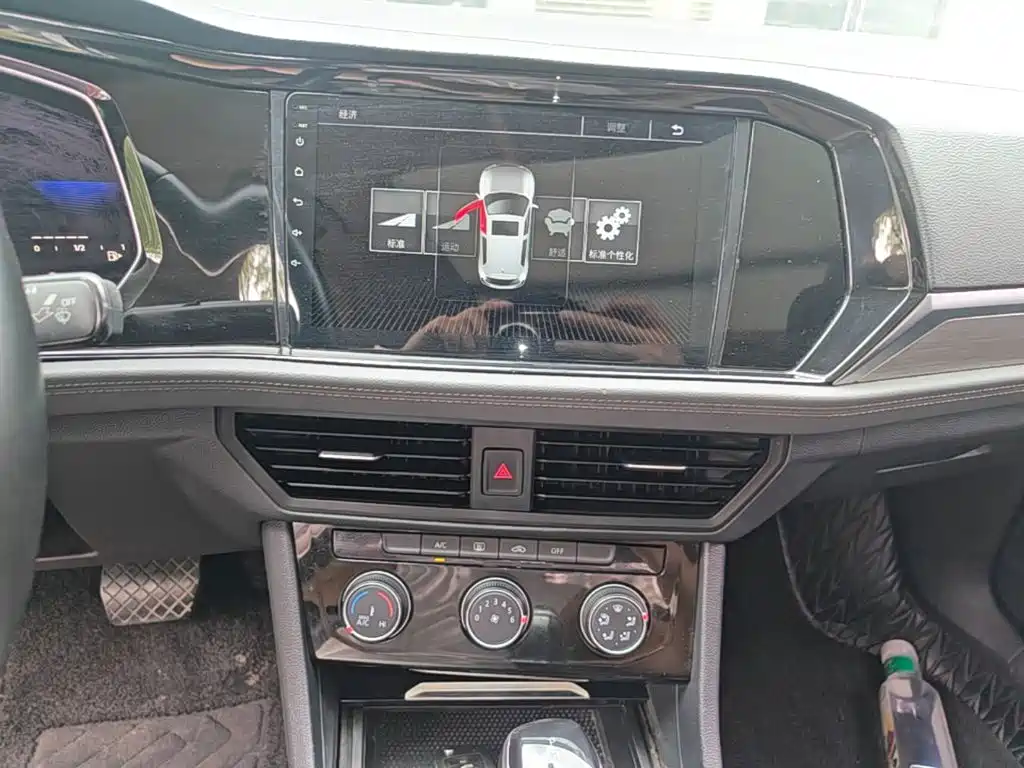 Volkswagen Sagitar 2021 200TSI DSG Surpassing Edition