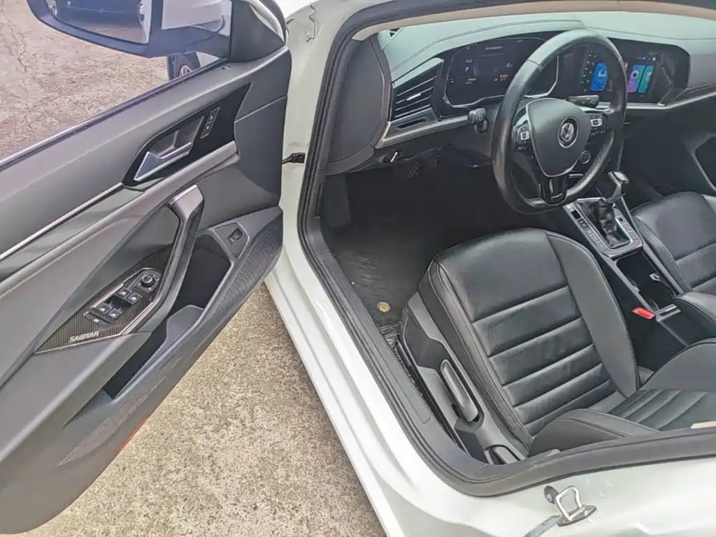 Volkswagen Sagitar 2021 200TSI DSG Surpassing Edition