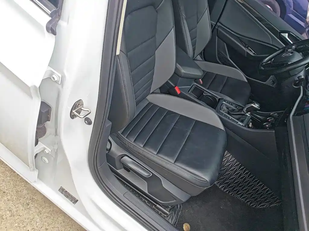 Volkswagen Sagitar 2021 200TSI DSG Surpassing Edition