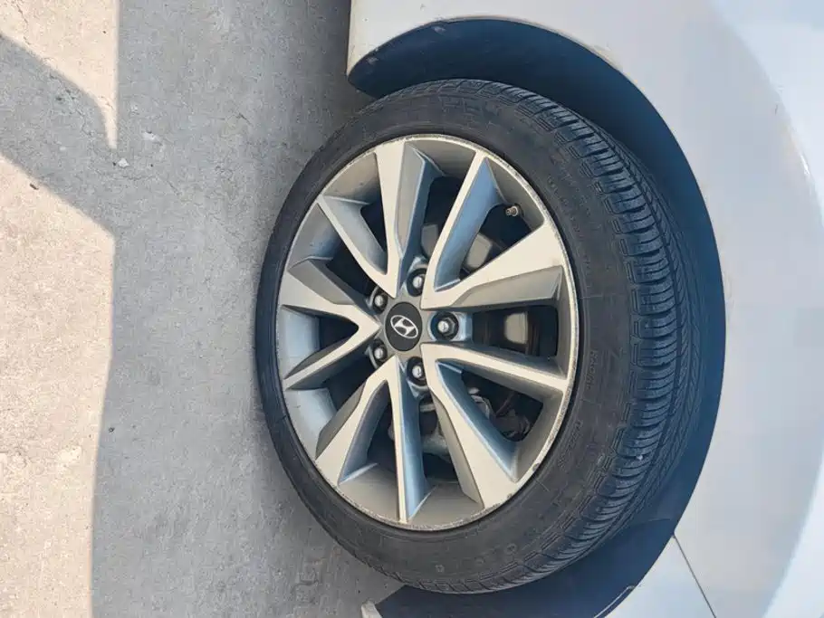 Hyundai Langdong 2016 1.6L Automatic Premium Edition
